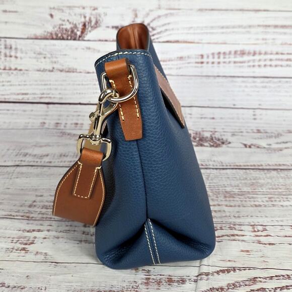 Dooney & Bourke Pebble Leather Turn lock Sac 30 Shoulder Bag Jeans Blue NWOT - Picture 5 of 14